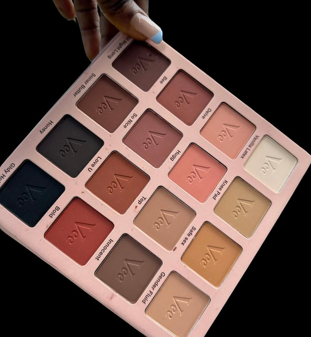 VEE BEAUTY - Palette Naked